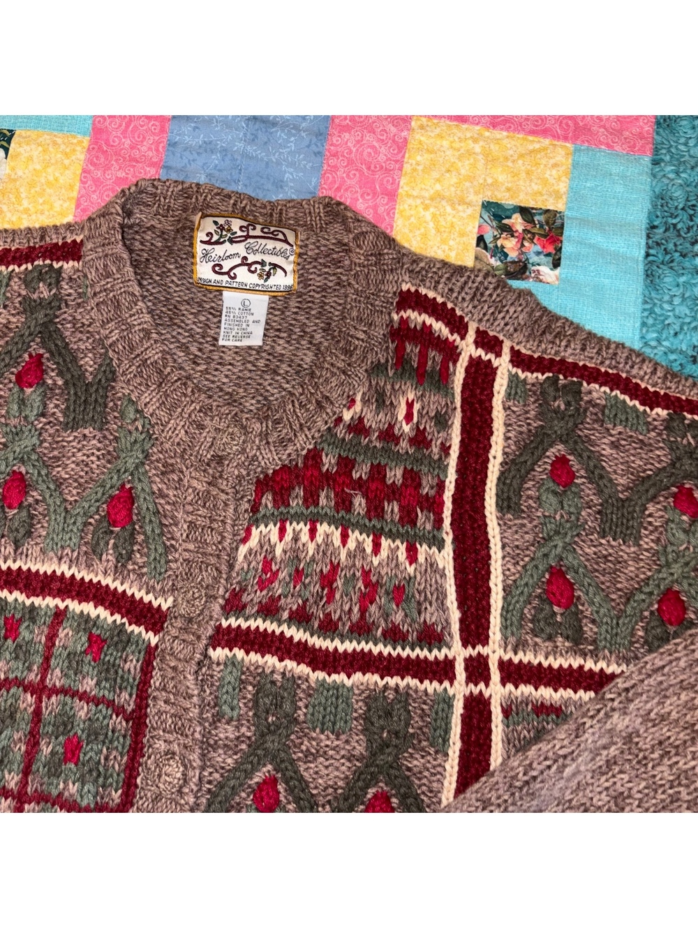 Vintage Heirloom Collectibles Womanâs L Knit Cardigan Y2K Knit Sweater